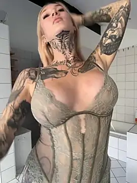 Snapshot of Stella-Kink chatting on September 15, 2025, 2:28 pm Stella-Kink online show from September 15, 2025, 2:28 pm