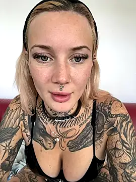 Snapshot of Stella-Kink chatting on September 14, 2025, 11:10 am Stella-Kink online show from September 14, 2025, 11:10 am