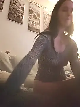 Snapshot of LauraBaby chatting on May 17, 2026, 9:26 pm LauraBaby online show from May 17, 2026, 9:26 pm