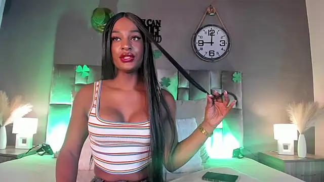 Snapshot of nahomi_campbell chatting on March 17, 2025, 7:37 pm nahomi campbell online show from March 17, 2025, 7:37 pm