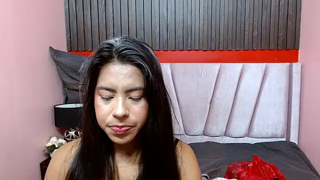 Snapshot of VeronicaRobles chatting on September 15, 2025, 6:52 pm VeronicaRobles online show from September 15, 2025, 6:52 pm