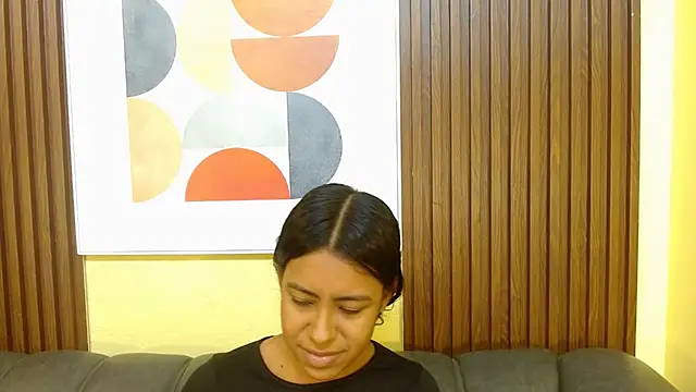 VeronicaRobles online show from December 1, 2025, 6:31 pm