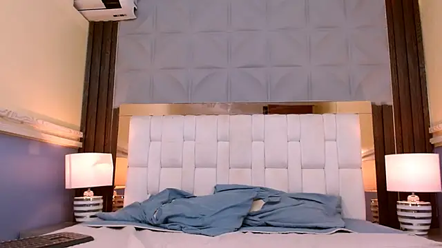 Snapshot of VeronicaRobles chatting on March 18, 2025, 5:33 pm VeronicaRobles online show from March 18, 2025, 5:33 pm