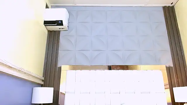 VeronicaRobles online show from April 25, 2026, 2:36 pm