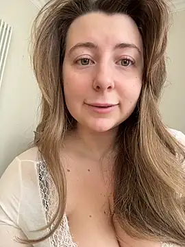 curvyflawless online show from March 5, 2026, 8:11 am