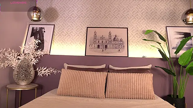 ElleDiane online show from March 1, 2026, 12:21 am