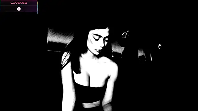 ElleDiane online show from November 10, 2025, 12:26 am