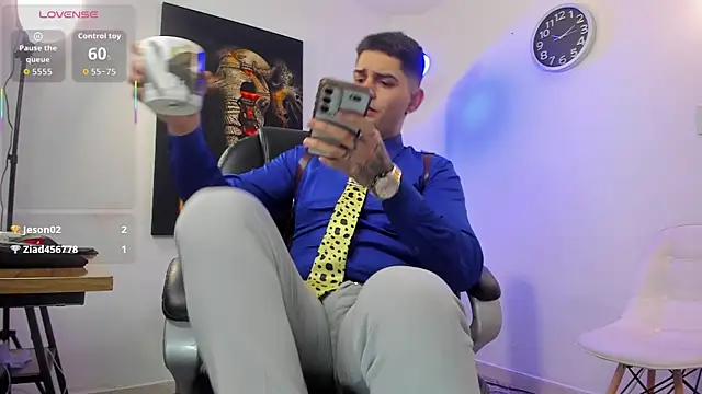 Nicolas Fellener online show from October 18, 2025, 3:19 am