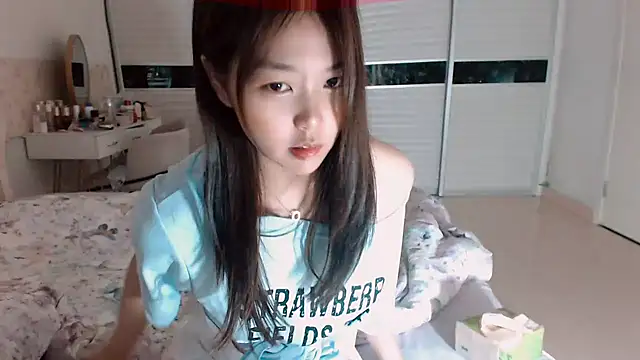 Snapshot of -Lucky_Girl chatting on July 1, 2026, 2:17 pm -Lucky Girl online show from July 1, 2026, 2:17 pm