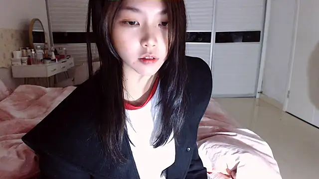 Snapshot of -Lucky_Girl chatting on December 1, 2025, 1:12 pm -Lucky Girl online show from December 1, 2025, 1:12 pm