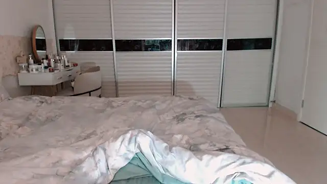 Snapshot of -Lucky_Girl chatting on November 8, 2025, 2:04 am -Lucky Girl online show from November 8, 2025, 2:04 am