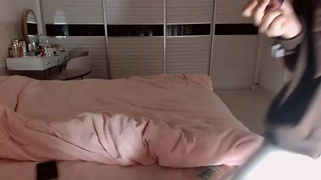 Snapshot of -Lucky_Girl chatting on February 15, 2026, 12:55 am -Lucky Girl online show from February 15, 2026, 12:55 am