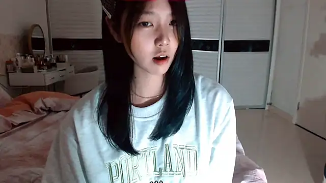 Snapshot of -Lucky_Girl chatting on November 10, 2025, 2:11 pm -Lucky Girl online show from November 10, 2025, 2:11 pm