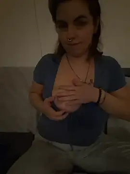 Jassiundich2 online show from March 6, 2026, 11:33 pm