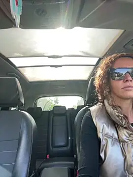 tmona1917 online show from October 2, 2025, 9:23 am