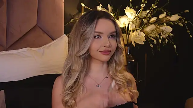 Snapshot of KatyaBelle chatting on February 17, 2025, 8:27 pm KatyaBelle online show from February 17, 2025, 8:27 pm