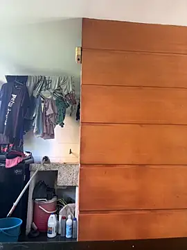 emmyjhonson07 online show from December 18, 2025, 2:10 pm