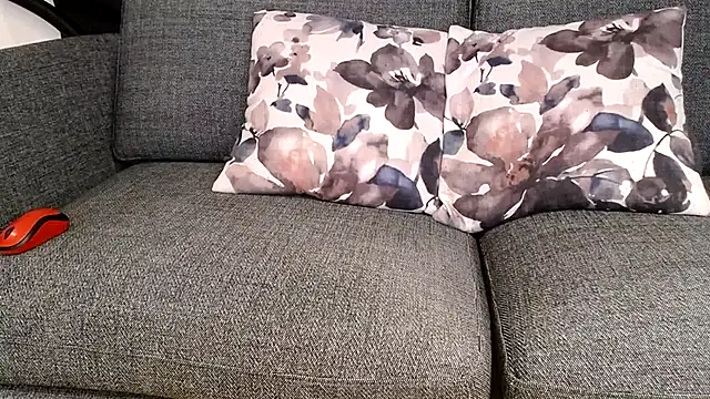 Just-For-You-All online show from November 7, 2025, 8:46 pm