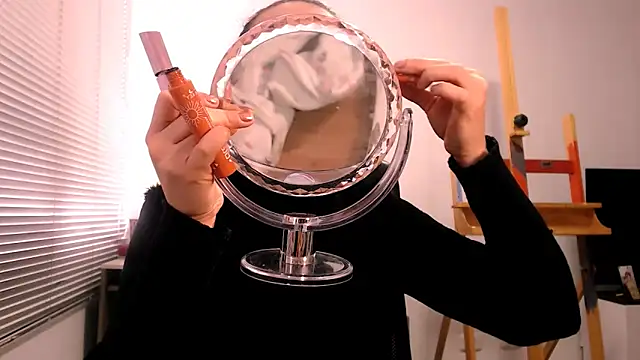 Snapshot of AliceRossi chatting on November 6, 2025, 1:48 pm AliceRossi online show from November 6, 2025, 1:48 pm