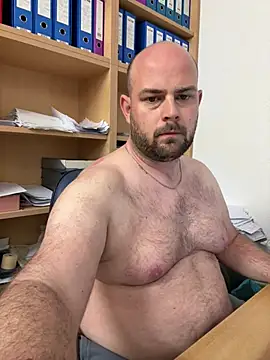 bearlover992 online show from March 16, 2025, 6:01 pm