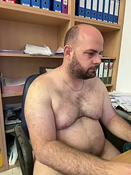 bearlover992 online show from January 23, 2025, 11:04 am