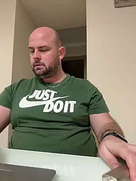 bearlover992 online show from January 18, 2025, 8:19 pm