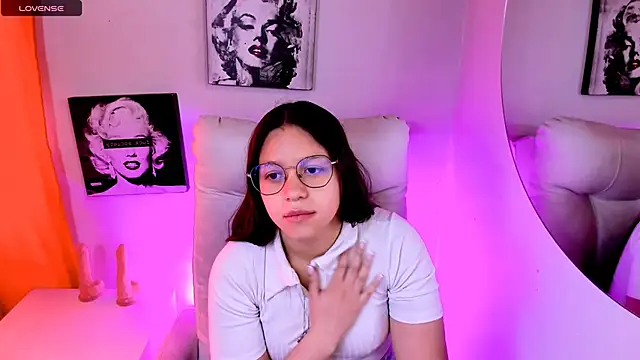 SamanthaRoldaan online show from March 21, 2026, 3:38 pm