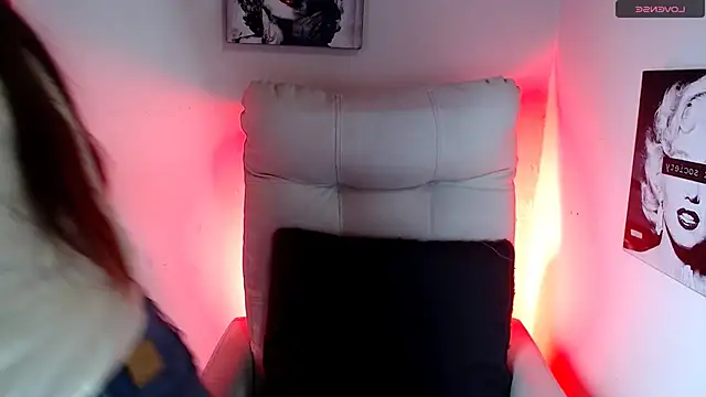 Snapshot of SamanthaRoldaan chatting on March 8, 2025, 2:08 pm SamanthaRoldaan online show from March 8, 2025, 2:08 pm