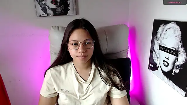 Snapshot of SamanthaRoldaan chatting on March 2, 2025, 4:47 pm SamanthaRoldaan online show from March 2, 2025, 4:47 pm