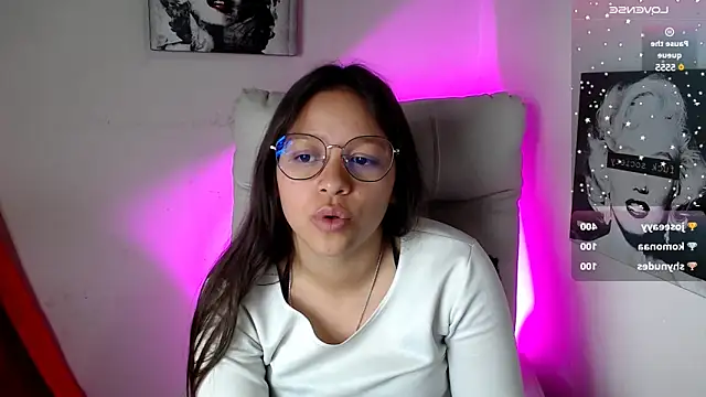 Snapshot of SamanthaRoldaan chatting on March 10, 2025, 8:01 pm SamanthaRoldaan online show from March 10, 2025, 8:01 pm