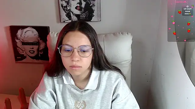 Snapshot of SamanthaRoldaan chatting on November 6, 2025, 4:00 pm SamanthaRoldaan online show from November 6, 2025, 4:00 pm