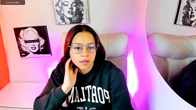 SamanthaRoldaan online show from April 23, 2026, 3:13 pm