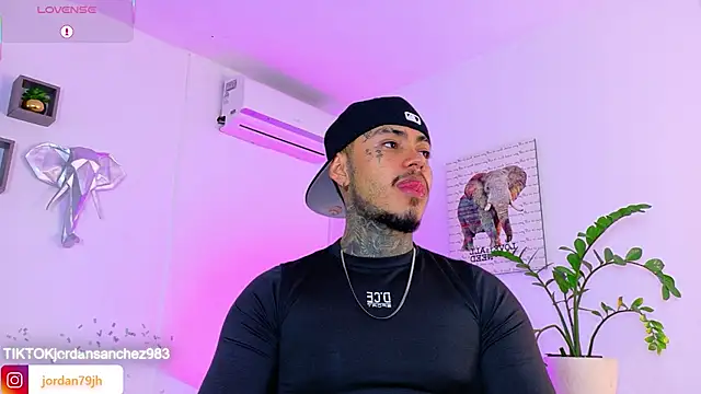 JordanSmiith  online show from June 4, 2026, 9:41 pm