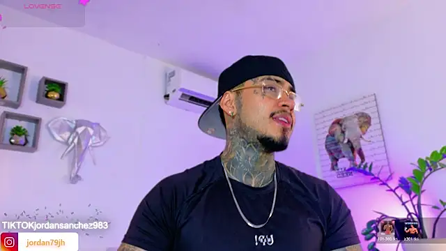 JordanSmiith  online show from April 2, 2026, 8:26 pm