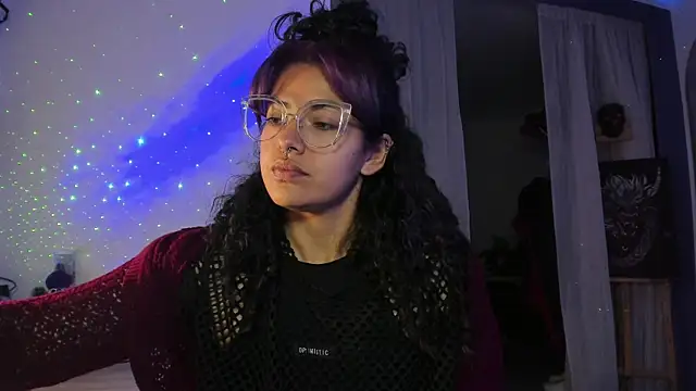 Snapshot of witchviolet chatting on February 17, 2025, 11:33 pm witchviolet online show from February 17, 2025, 11:33 pm