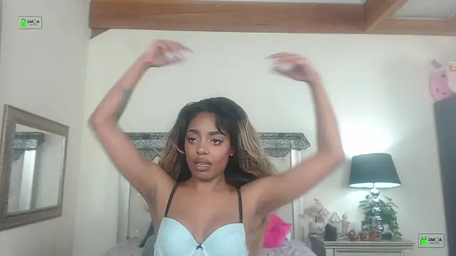 RobynKnight online show from October 14, 2025, 7:31 am