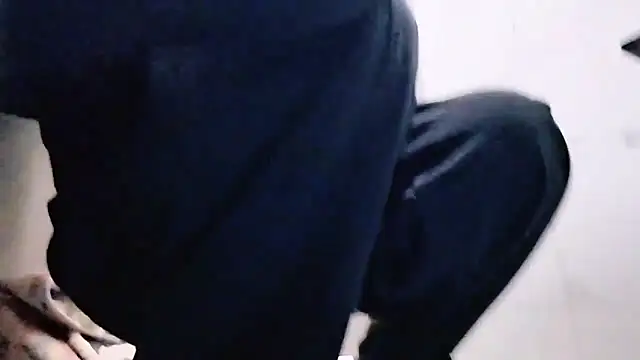 Snapshot of Fannywell chatting on December 17, 2025, 6:51 am Fannywell online show from December 17, 2025, 6:51 am