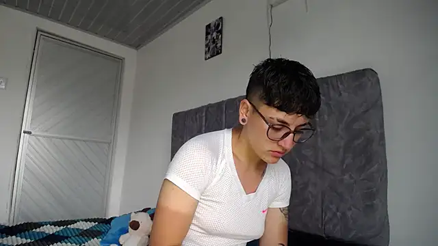 linda 33 online show from April 21, 2026, 6:47 pm