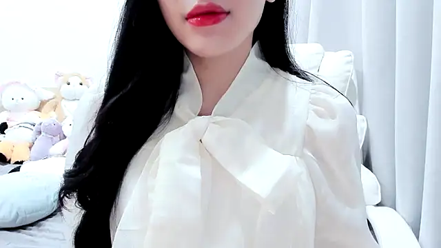 Lita-Julia online show from November 2, 2025, 5:18 pm