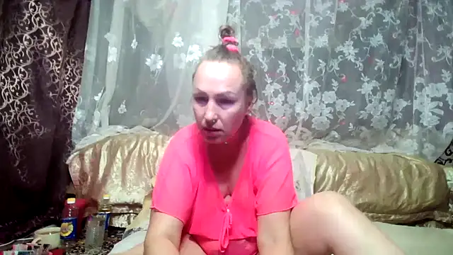 Snapshot of Alina_Night_777 chatting on February 18, 2025, 8:59 am Alina Night 777 online show from February 18, 2025, 8:59 am