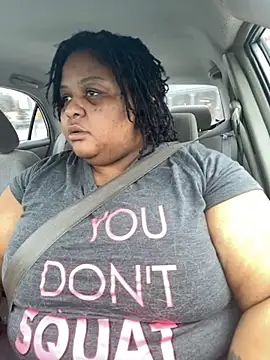 Snapshot of kweenxkarma chatting on October 25, 2025, 9:37 pm kweenxkarma online show from October 25, 2025, 9:37 pm
