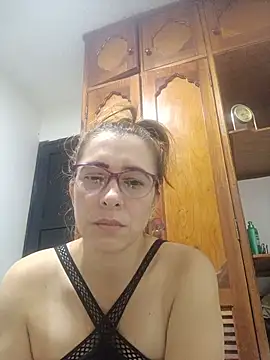Snapshot of mademonsexy chatting on June 18, 2026, 4:33 am mademonsexy online show from June 18, 2026, 4:33 am