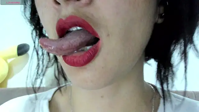 queen fetish online show from March 4, 2025, 10:13 am