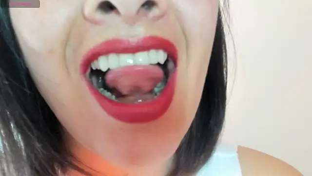 queen fetish online show from October 9, 2025, 1:33 pm