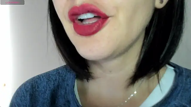 queen fetish online show from October 15, 2025, 2:14 pm