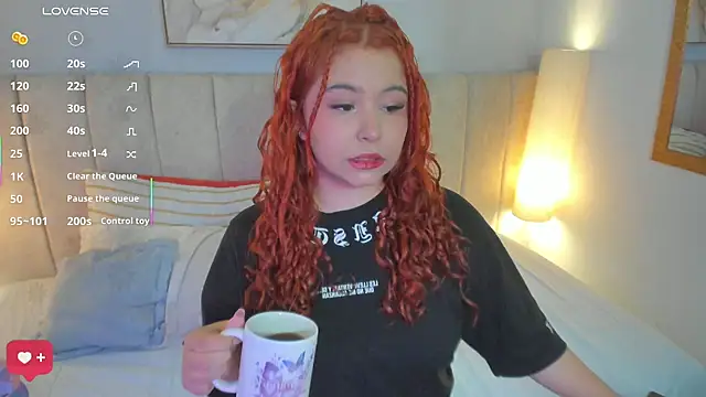 Atenea cuteee online show from February 4, 2026, 2:06 am