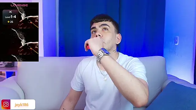 Jey keler1 online show from November 15, 2025, 9:41 pm