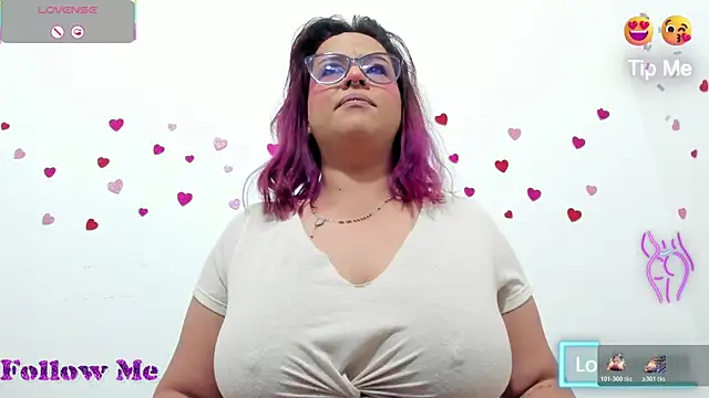 Snapshot of hazel_34 chatting on December 14, 2025, 8:42 am hazel 34 online show from December 14, 2025, 8:42 am