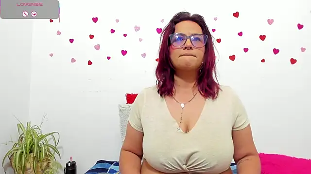 hazel 34 online show from January 12, 2026, 8:54 am