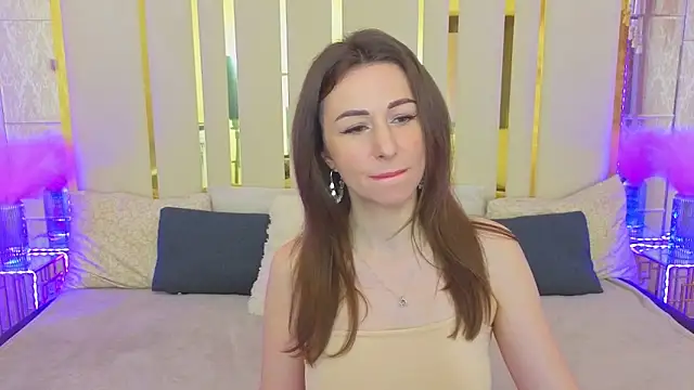 KimmmLi online show from November 12, 2025, 2:21 pm